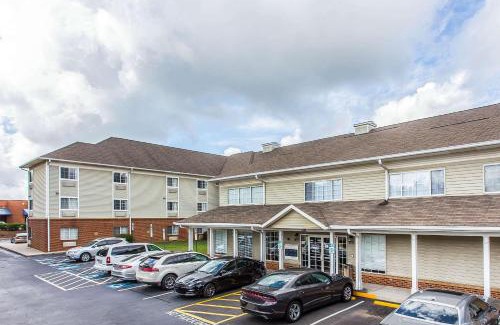 Paw Creek Hotel | Suburban Studios near University of North Carolina-Charlotte