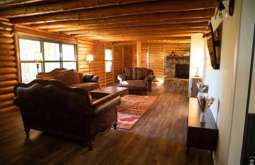 Dola Casa | Sugar Creek Stay