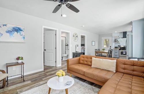 Oakhurst Cabaña | Sugar Pine Cottage 1BD1BTH Yosemite & Bass Getaway