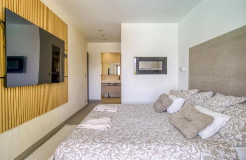 Gattieres Casa | SUITE 20m2 DANS VILLA PISCINE JACUZZI