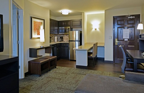 Beckett Ridge Condominio | Suite | Free Breakfast & Indoor Pool + Gym