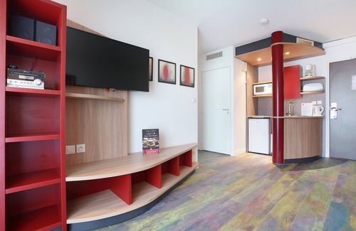 Saran Hotel | Suite - Home Orleans Saran
