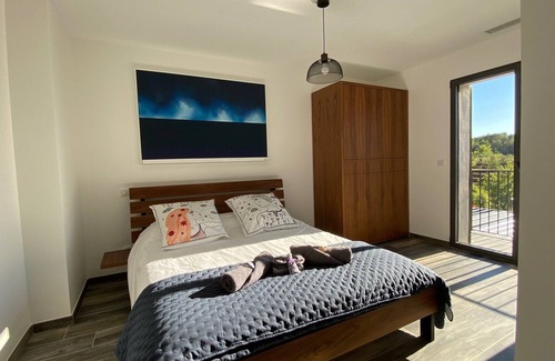 Saint-Paul-en-Foret Cama Y Desayuno | Suite Kean Climatisée vue Piscine au Calme Dans le Var