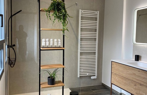 Saint-Paul-en-Foret Cama Y Desayuno | Suite Kean Climatisée vue Piscine au Calme Dans le Var