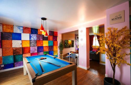 Plouay Apartamento | Suite romantique et Cosy - Bretagne - Balnéo privée, fléchettes, Billard et vidéoprojecteur