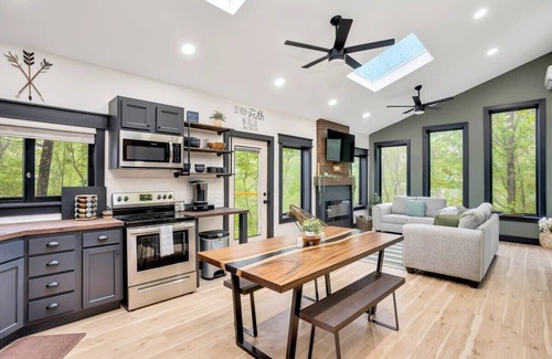 Wildwood Casa | Summer Breeze at Willow Treehouse -Treetop Escapes