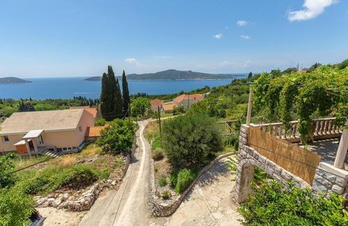 Trsteno Cabaña | Summer Cottage