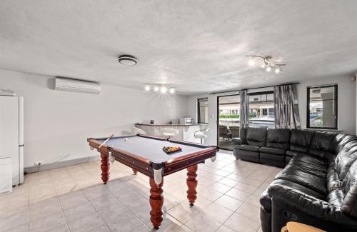 Halls Head Casa | Summer-ready Canal Homeprivate Jettypets!