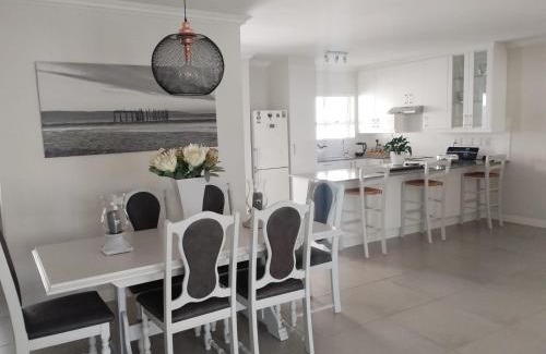 Bloubergstrand Villa | Summertide