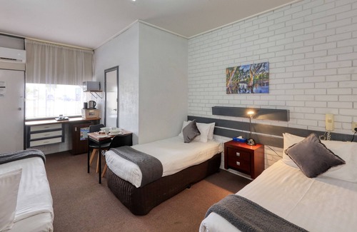 Swan Hill Hotel | Sun Centre Motel