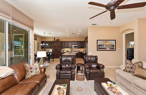 Indio Casa | Impresionante piscina / campo de golf Inicio frente a Empire Concert y Polo Grounds