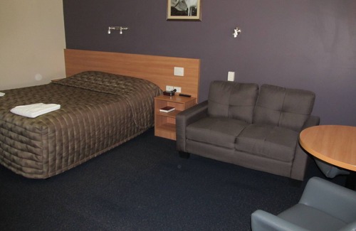 Allenstown Hotel | Sun Palms Motel