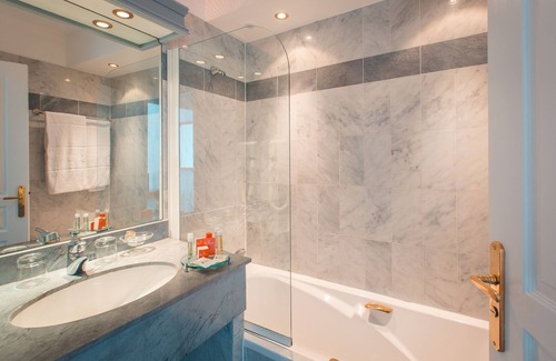 Cannes City Centre Hotel | Sun Riviera