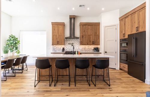 Washington Casa | Sun Seeker 2 Bedroom Home by RedAwning