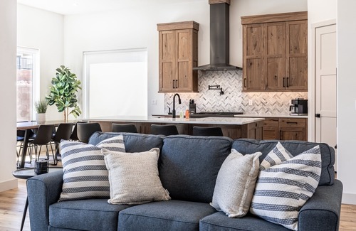 Washington Casa | Sun Seeker 2 Bedroom Home by RedAwning