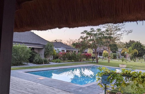 Kazungula Hotel | Sunbirds Cottage