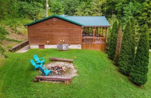 Stanton Casa | Sundance Cabin with Hot Tub and WiFi