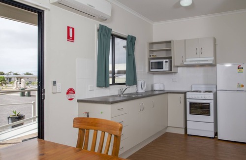Whyalla Norrie Apartamento | Sundowner Cabin and Tourist Park