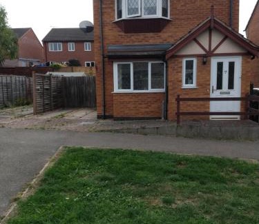 Grantham Casa | Sunningdale homely detached family/contractor 3 bed house