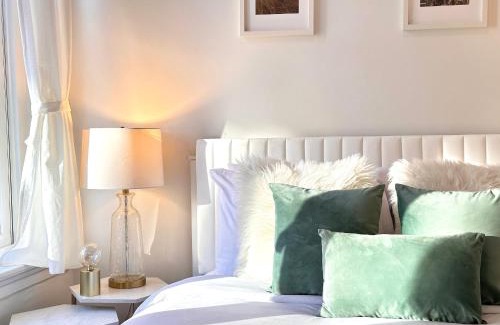 Downtown Apartamento | Sunny 1B1B Apt with full kitchen, Walk to Convention Center