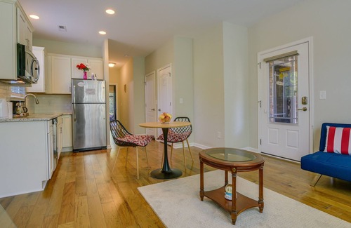 Apex Apartamento | Sunny Apex Vacation Rental w/ Pool Access!