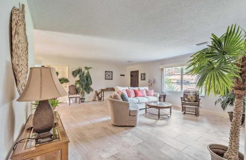 Crystal River Casa | Sunny Crystal River Home with Screened-In Porch