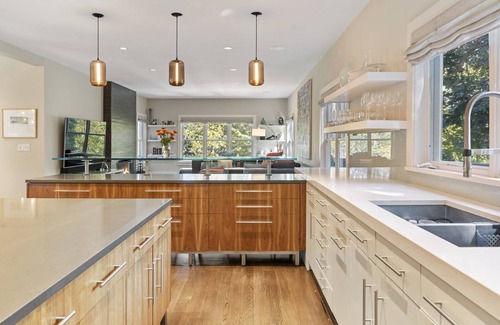 Newtown Casa | Sunny Days w/ Lakeview, seasonal Pool, Hot Tub, close to dining, shopping, town