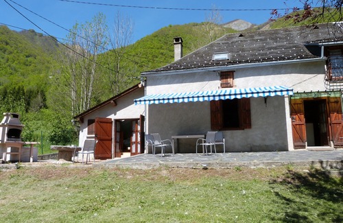 Ustou Casa | Casa soleada con vistas a la montaña