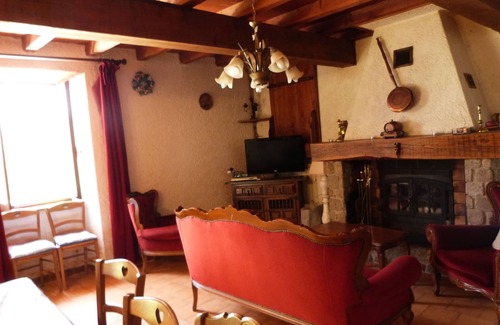 Ustou Casa | Casa soleada con vistas a la montaña