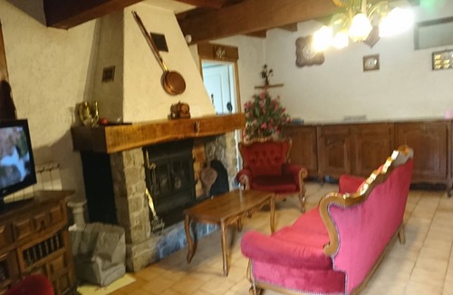 Ustou Casa | Casa soleada con vistas a la montaña