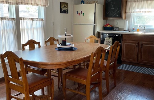 New Lisbon Cabaña | Sunny Lane Cottage - Walk to Castle Rock Lake!