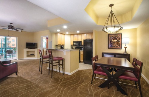 Survey Creek Complejo | Sunny Retreat in fabulous Pompano Beach! 1BR/1BA w/ AC, pool, Wifi @ Palm Aire