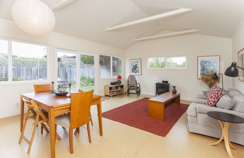 Bolinas Casa | Casa soleada y actualizada a una cuadra de Pt. Reyes Nat'l Seashore