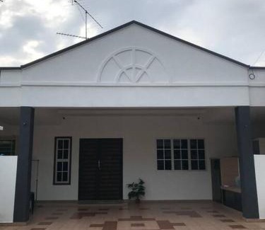 Batu Pahat Casa | SunnyDay Homestay -Batu Pahat Town