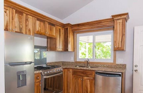 Antoneys Cay Casa | Sunnyside Bungalow 1 · Best snorkeling/diving on island 70yds off dock