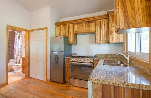 Antoneys Cay Casa | Sunnyside Bungalow 1 · Best snorkeling/diving on island 70yds off dock