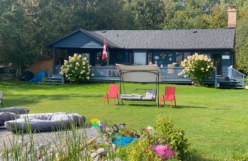 Kawartha Lakes Cabaña | Sunrise net on Pigeon Lake 4 season cottage