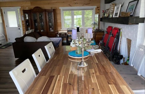 Kawartha Lakes Cabaña | Sunrise net on Pigeon Lake 4 season cottage