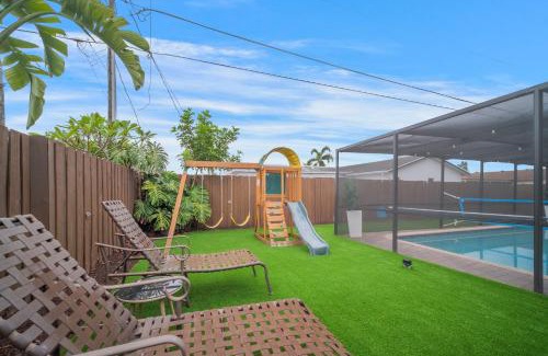 Sunrise Casa | Sunrise Serenade - Sun-Soaked FLL Getaway - Pool - BBQ - Near Beaches