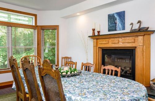 Frankfort Casa | Sunset Bay - Lakefront, Large, And Gorgeous!