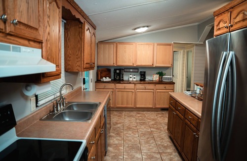 Camden Casa | Sunset Cove - Beautiful waterfront - Relax & Unwind on the KY Lake - TN River