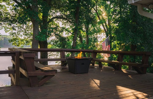 Camden Casa | Sunset Cove - Beautiful waterfront - Relax & Unwind on the KY Lake - TN River