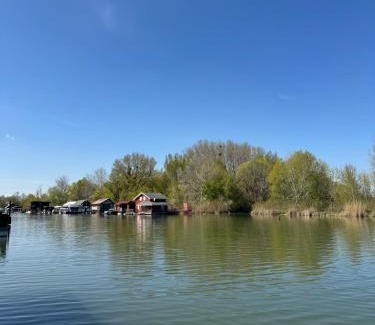 Rusovce Alquiler De Eote | Sunset hausbot