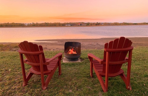 Richibucto Casa | Sunset Jacuzzi Waterfront Beach & Pool Chalet