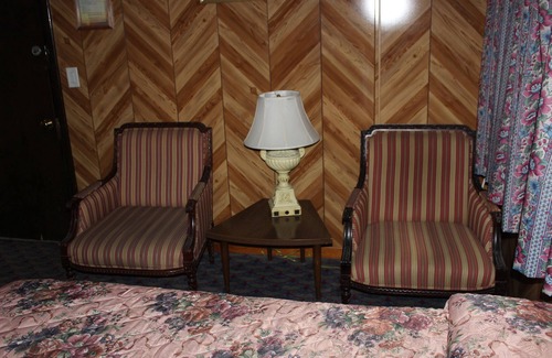 Lake Bluff Hotel | Sunset Motel