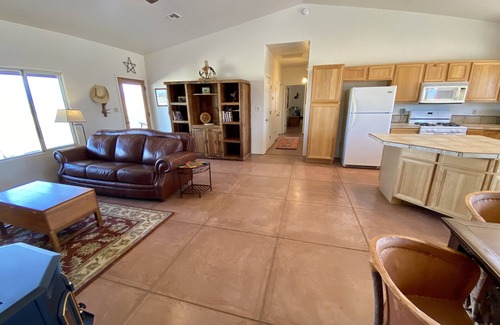 Elgin Casa | Sunset Ride Ranch /Foreman's house