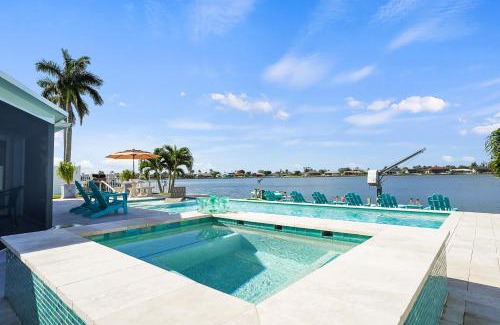 Cape Coral Villa | Sunset Cottage Lake Front