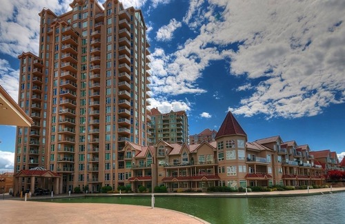 Kelowna Central Business District Condominio | Sunset Waterfont Resort 12. Luxury Lakeside, stunning 3 bed/2bath Kelowna Condo.