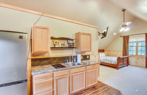 Oneida County Casa | SUNSHINE RANCH Elegant Country Retreat