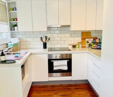 St Marys Casa | Sunshine Retreat Modern 3BR Haven